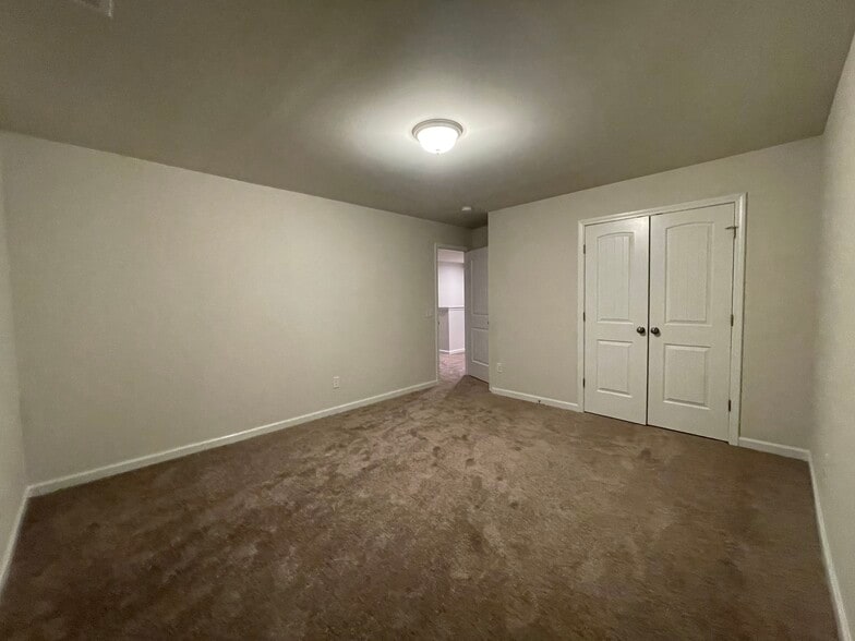 Building Photo - 2745 Sparrowgap Trl