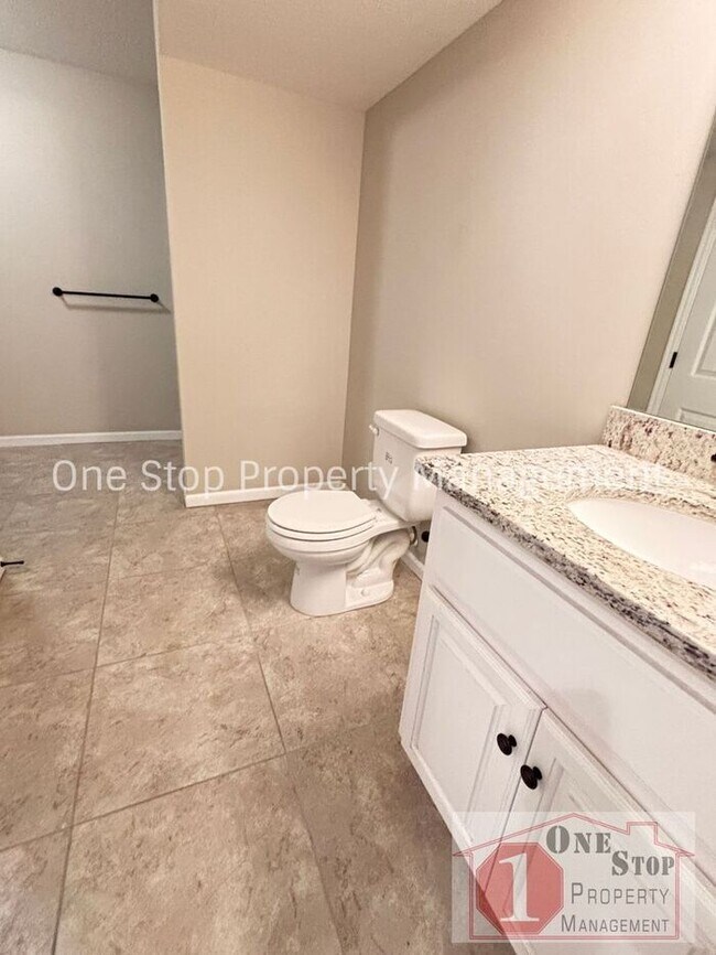 Building Photo - Brand NEW gorgeous 4 bedroom, 3 bath home ...