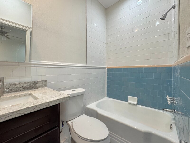 Building Photo - 1725 Dumaine St