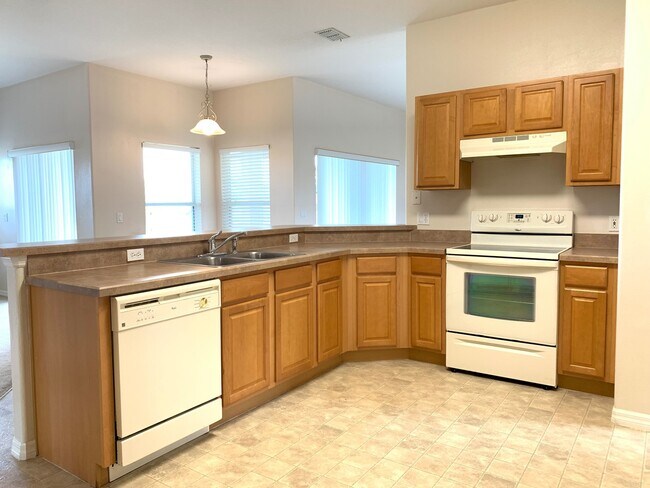 Building Photo - 3/2 Home for Rent in Bellalago