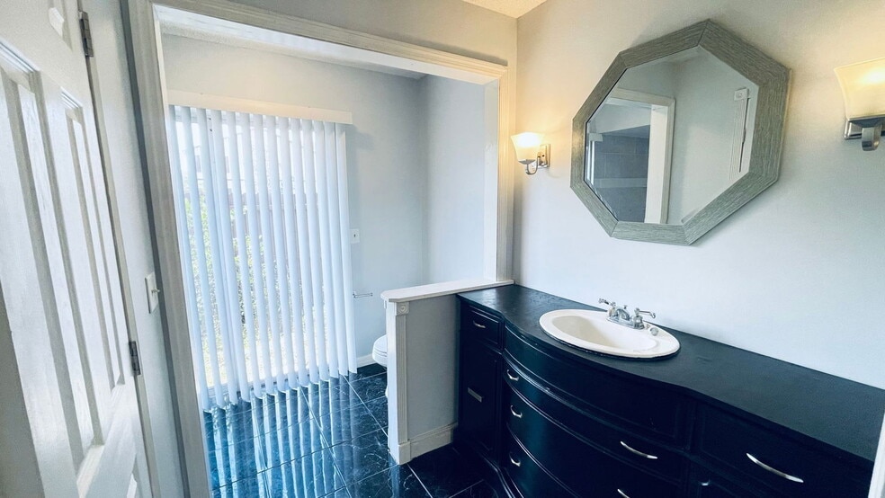 Building Photo - 600 Northern Way