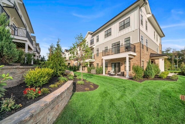 Building Photo - 7 SCENIC Ter