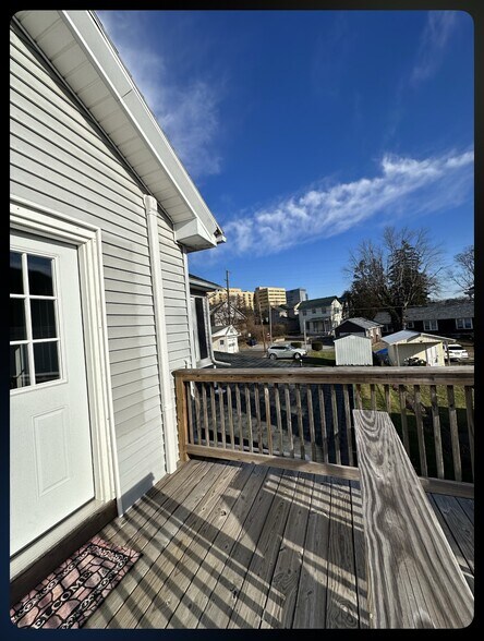 Building Photo - 938 Cherry St