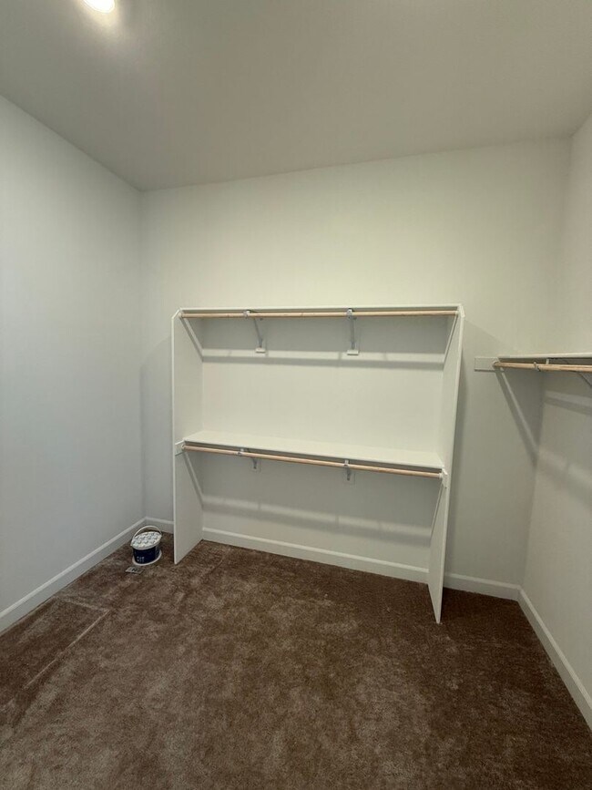 Building Photo - LAKE VIEW