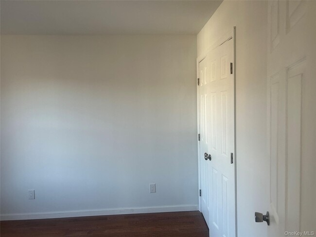 Building Photo - 15 Waldron Ave