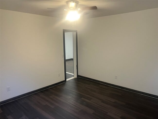 Building Photo - 1516 Norwood Dr