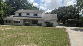 Building Photo - 3 Bedroom 3.5 Bath Pool Home-No HOA