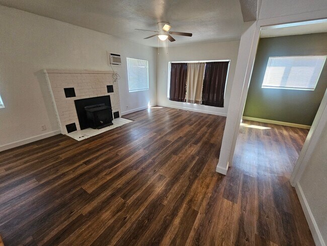 Building Photo - Home for Rent in Corning! 2 Bedroom 1 Bathroom PLUS Bonus Room