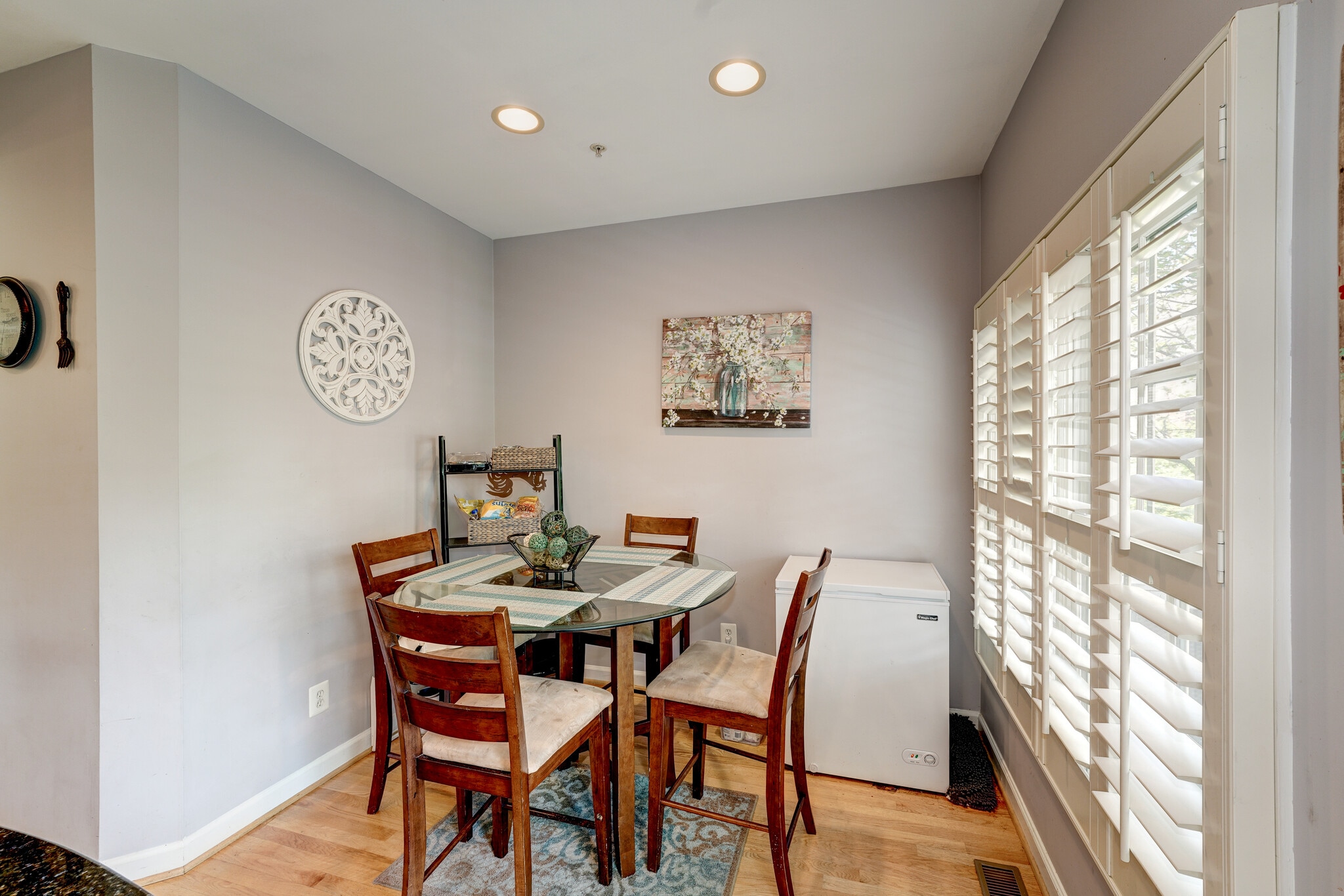 Eat-in Kitchen space for table! - 502 Fallsgrove Dr