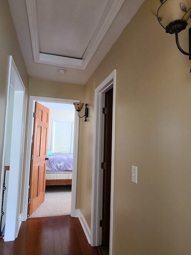 Building Photo - 195 Tennis Ranch Rd