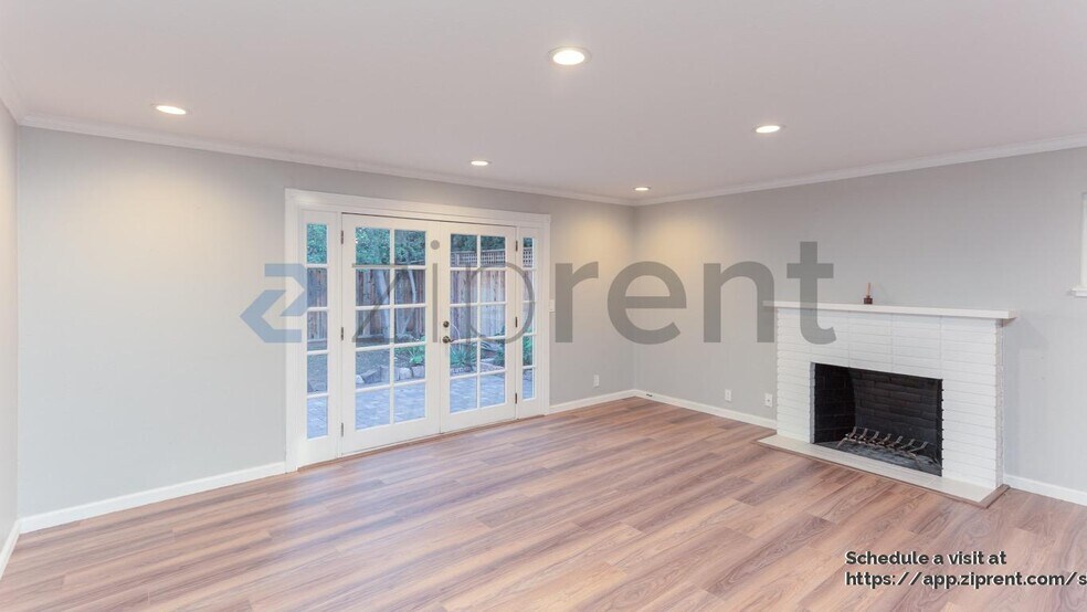 Building Photo - 1861 Briarwood Dr