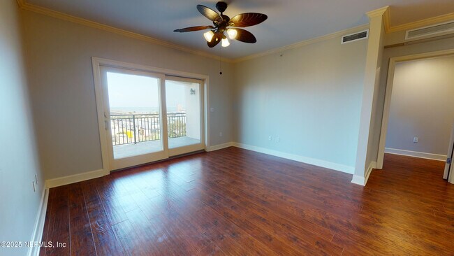 Building Photo - 525 3rd St S