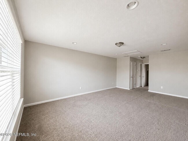 Building Photo - 142 Ness Cir