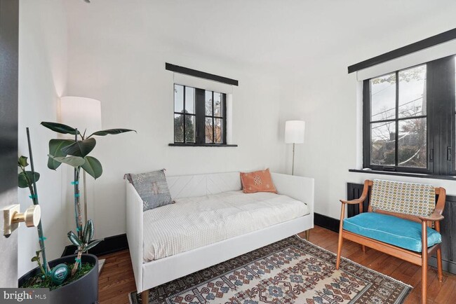 Building Photo - 5543 29th St NW