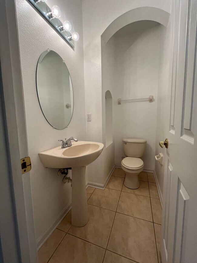 Building Photo - Retreat at Wekiva Gated Home with 3 Bedroo...