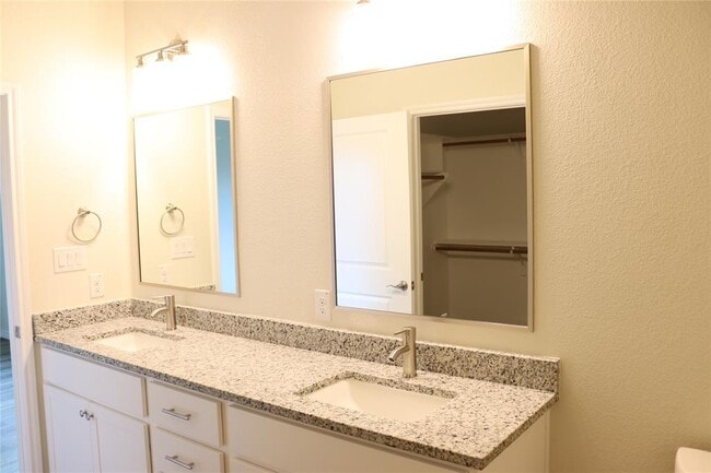 Building Photo - 518 Whirlaway Dr