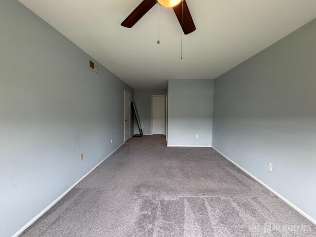 Building Photo - 99 Brookview Cir