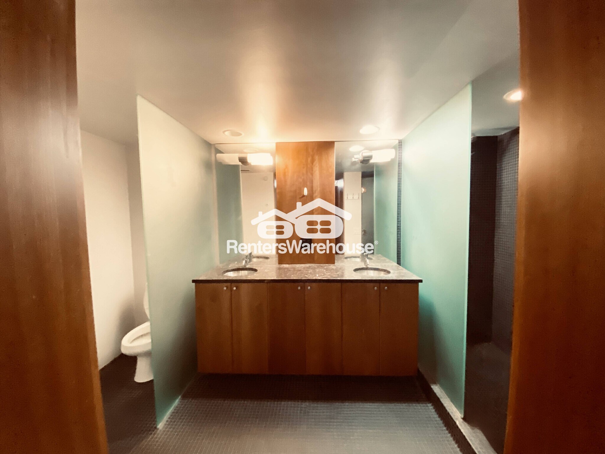 Building Photo - 520 1/2 Grand Ave