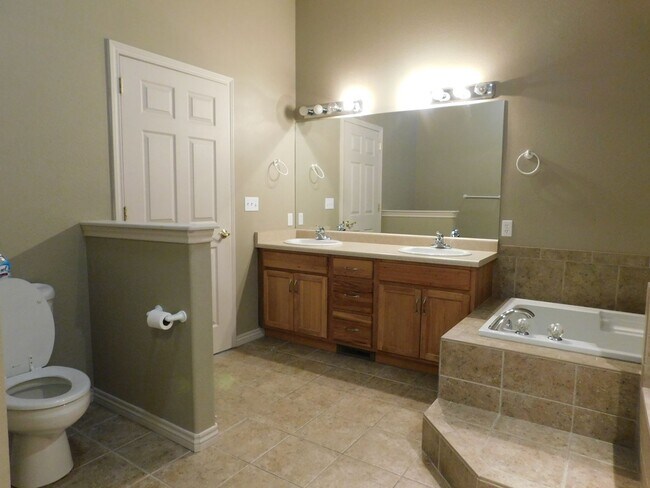 Building Photo - Close to St Mary's/CMU