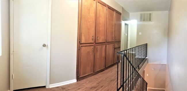 Building Photo - 7604 Bridges Ave