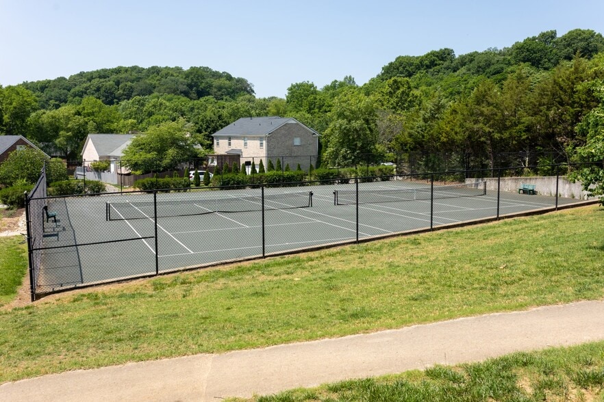 Tennis Courts - 1530 Bledsoe Ln
