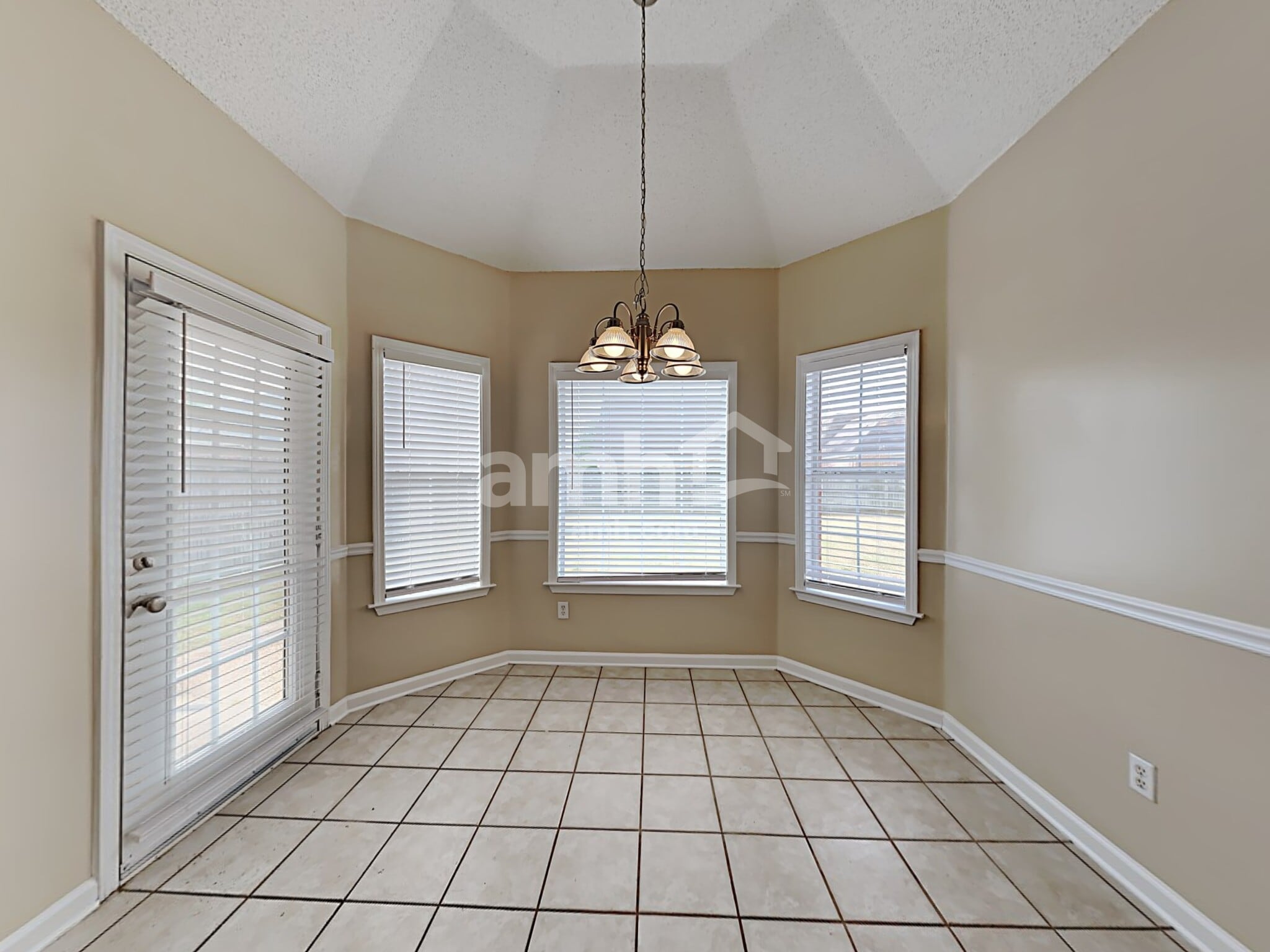 Building Photo - 9321 N Fairmont Cir