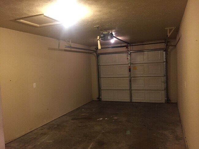 ATTACHED GARAGE - 1407 Acacia Club Rd