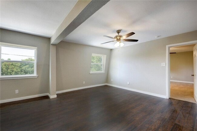 Building Photo - 7204 Twin Crest Dr