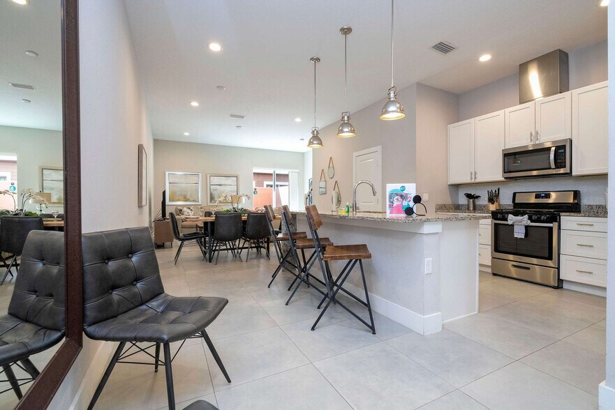 Building Photo - 7592 Sunny Dreams Ln