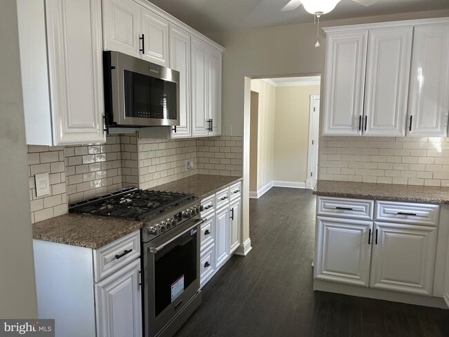 Building Photo - 614 Linden Ave