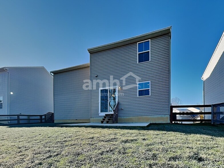 Building Photo - 5670 Julia Kate Dr