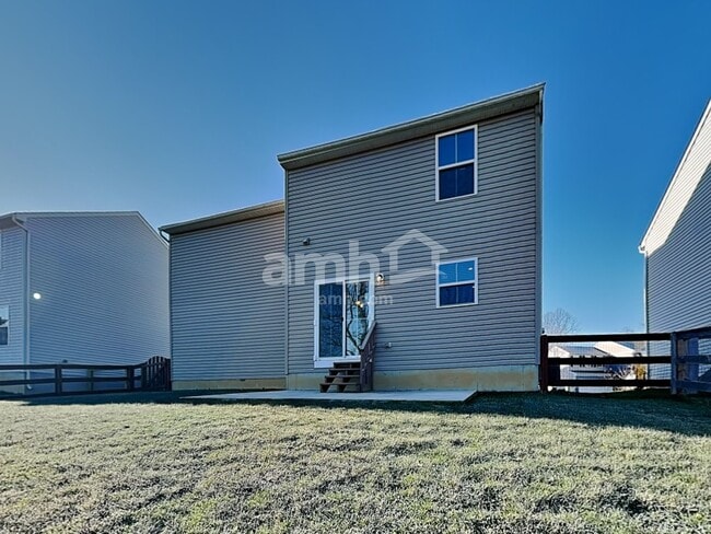 Building Photo - 5670 Julia Kate Dr
