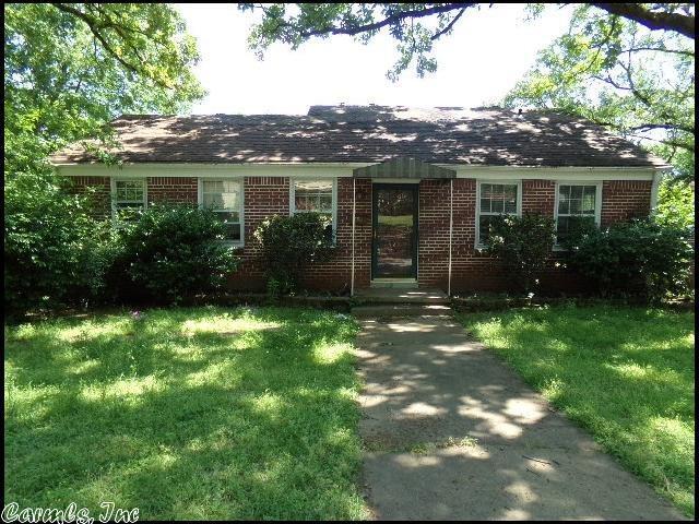 Primary Photo - 628 Skyline Dr