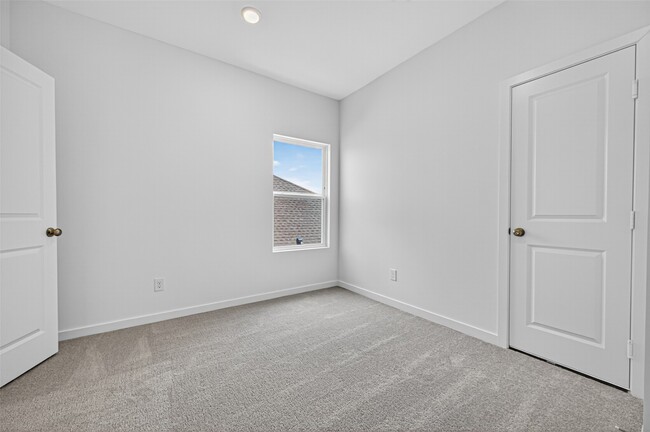 Building Photo - 27423 Sunterra Village Dr