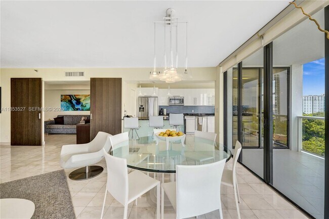 Building Photo - 20281 E Country Club Dr