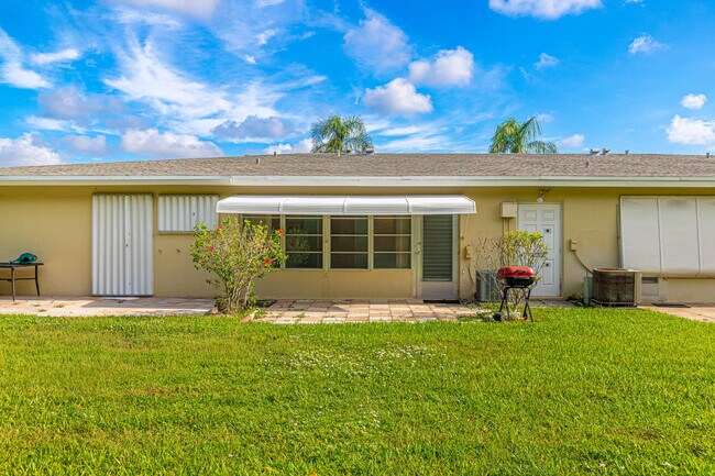 Building Photo - 180 High Point Terrace E