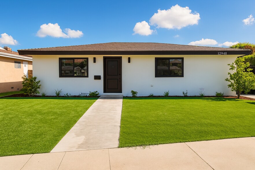 Primary Photo - 12948 Lull St