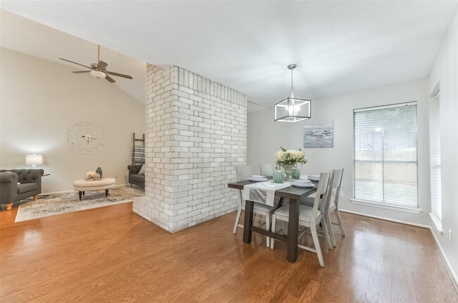 Building Photo - 5701 Village Arbour Dr