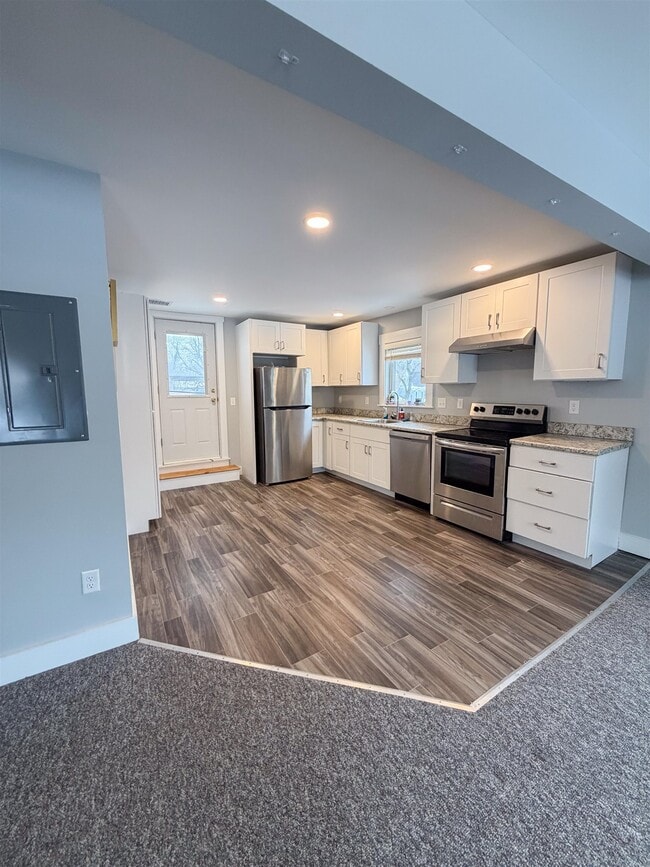 Building Photo - 24 Hill St