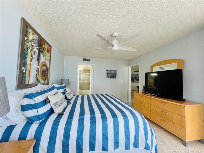 Building Photo - 9500 S Ocean Dr