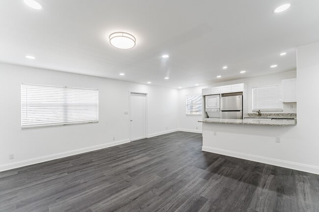 Building Photo - 233 Brittany F