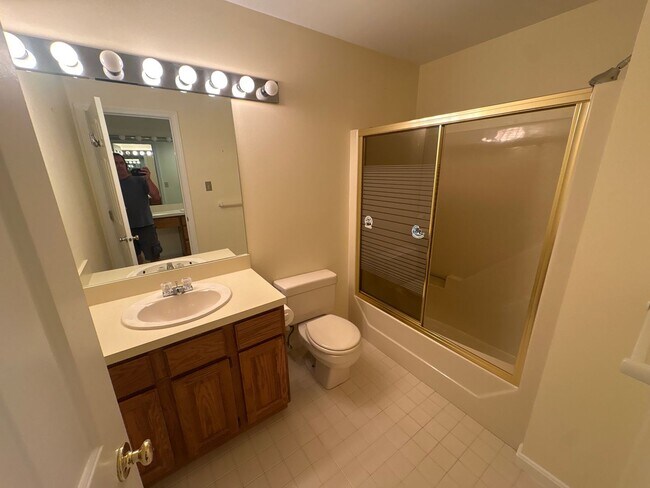 Building Photo - 401 Browning Ln