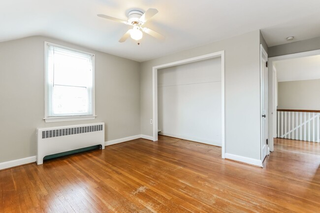Building Photo - Charming 3-Bedroom Colonial in Glenside
