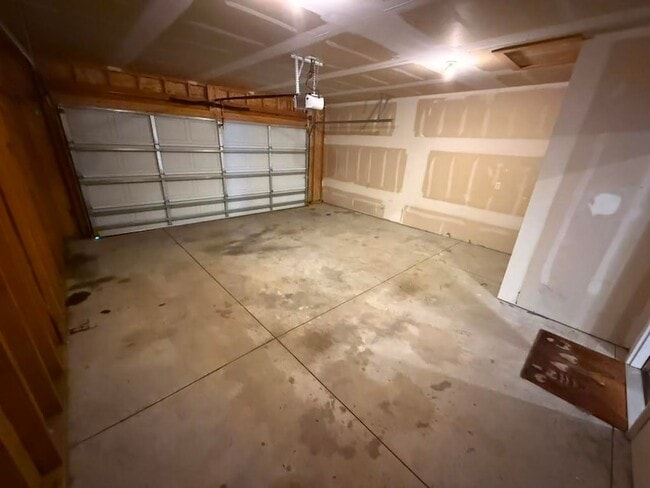 Building Photo - 5269 N Cypress Cir