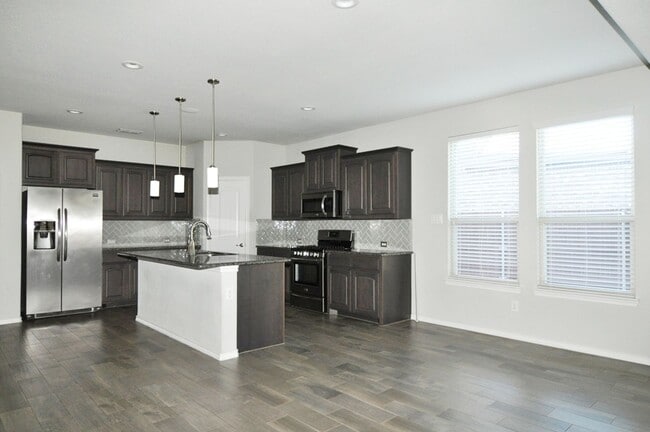 Building Photo - Amazing 4-3.5-2 in North Fort Worth!
