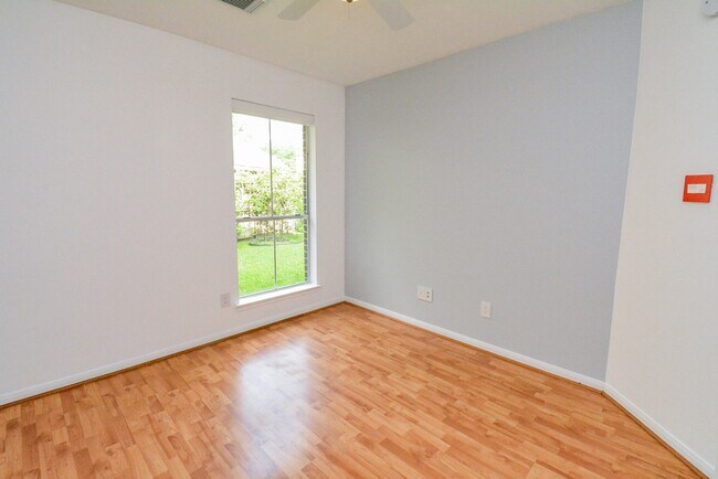Building Photo - 1638 Almond Brook Ln