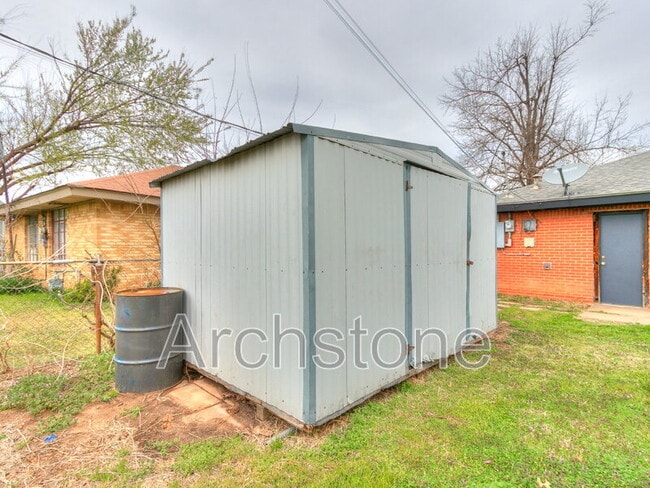 Building Photo - 1308 Kinkaid Dr