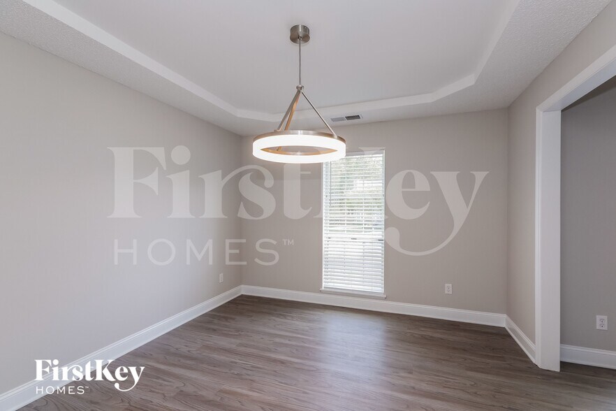 Building Photo - 13835 Poppleton Ct