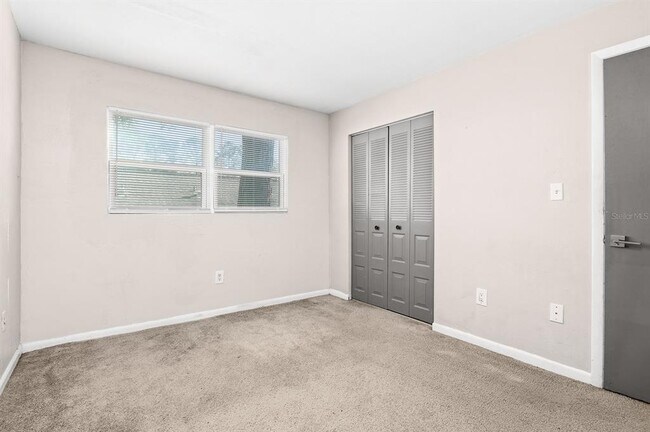 Building Photo - 3934 SW 26th Dr