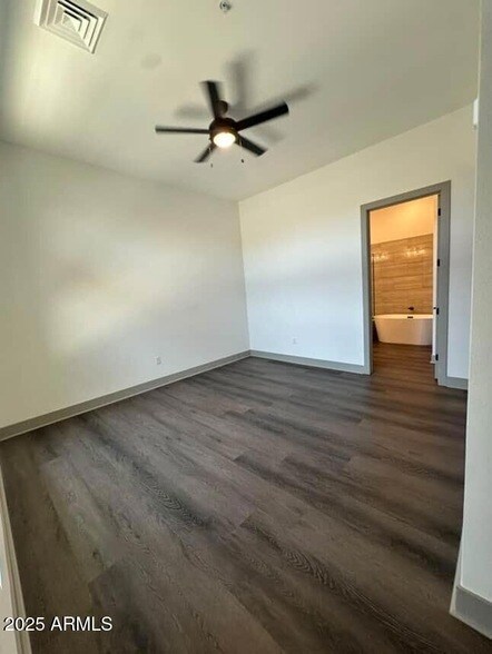 Building Photo - 7111 E Tierra Buena Ln